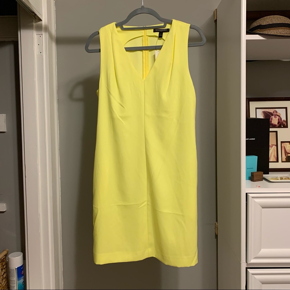 NWT Yellow Banana Republic Shift Dress